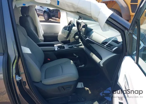 2025 Toyota Sienna Xle/Autono-Mass z USA, uszkodzony, nr VIN 5TDYRKEC5SS256142